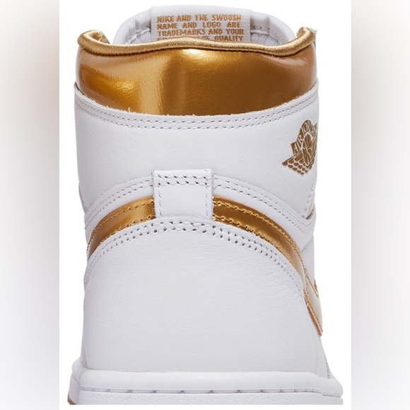 Nike Wmns Air Jordan 1 Retro High OG Metallic Gold | Women’s 12.5 NIB - Picture 6 of 7